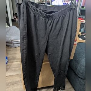 Black Torrid Capri Leggings w/ Lace Size 2X